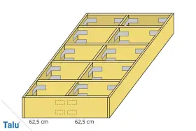 Holzrahmen für einen Podestbau mit Verstrebungen und Winkeln. Maße 62,5 cm.